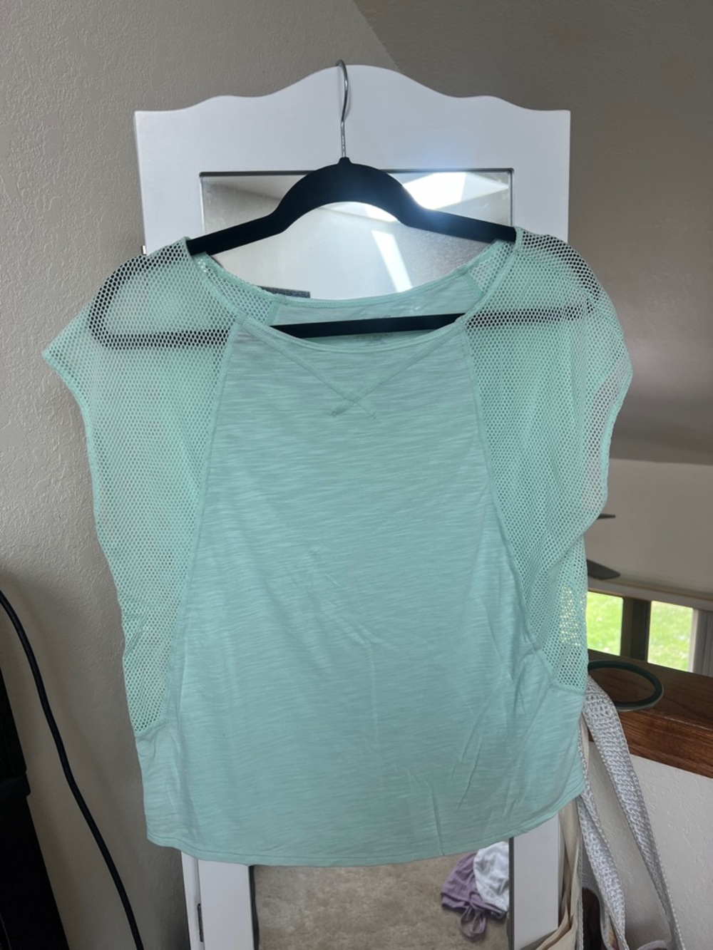 •AMERICAN EAGLE• Light Mint Mesh-Sleeve Top